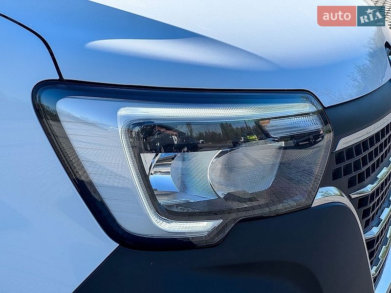 Вантажний фургон Renault Master 2021 в Рівному