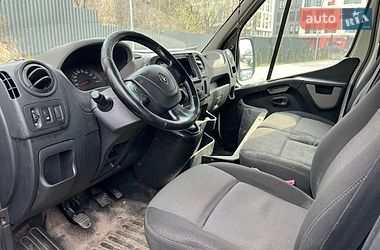Грузовой фургон Renault Master 2015 в Львове