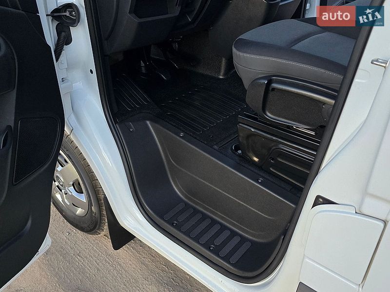 Грузовой фургон Renault Master 2023 в Житомире
