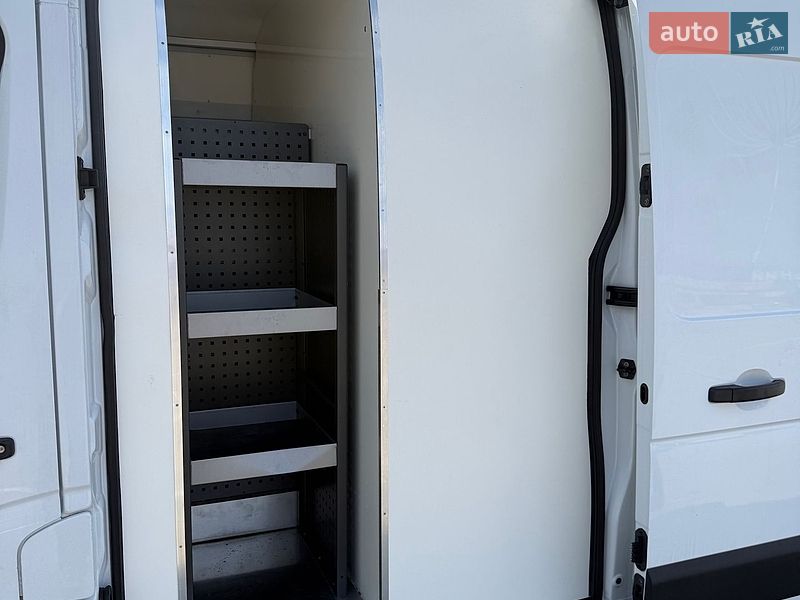Вантажний фургон Renault Master 2020 в Тернополі