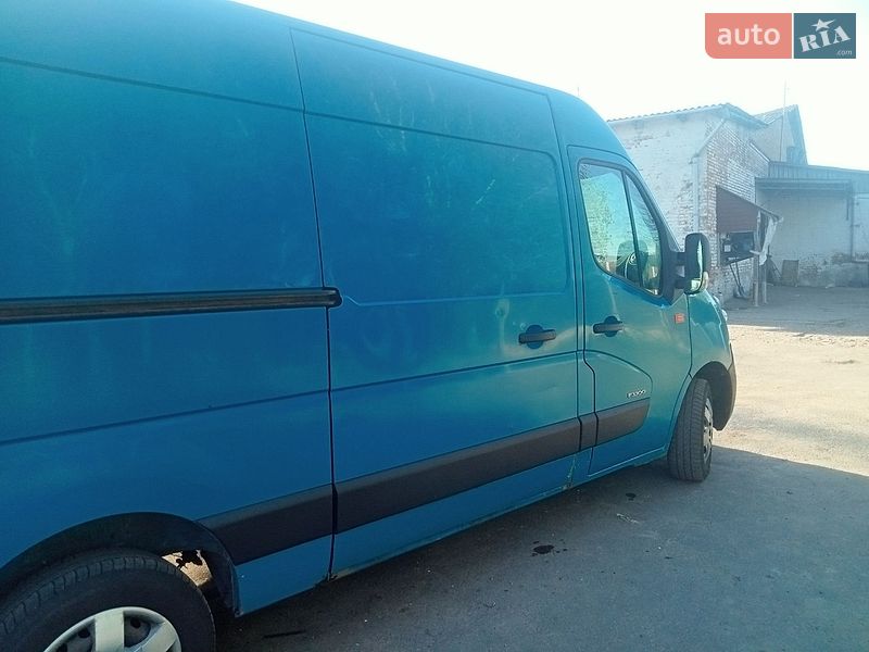 Мінівен Renault Master 2012 в Березні