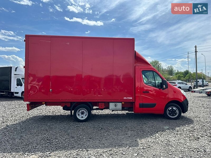 Вантажний фургон Renault Master 2016 в Ковелі