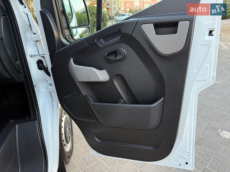 Грузовой фургон Renault Master 2018 в Дубно