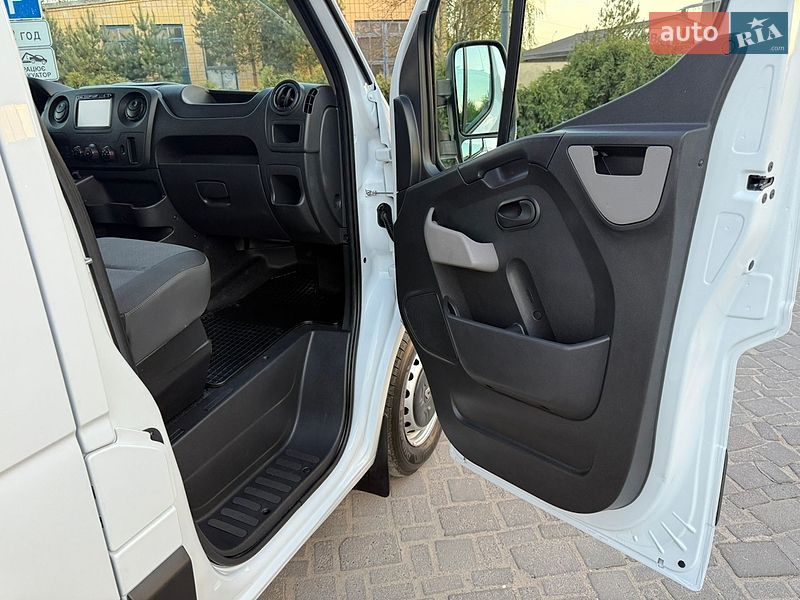 Грузовой фургон Renault Master 2018 в Дубно