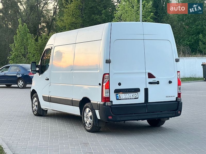 Вантажний фургон Renault Master 2015 в Житомирі