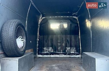Вантажний фургон Renault Master 2015 в Житомирі