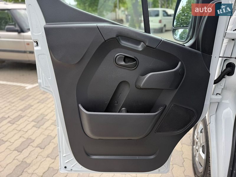 Грузовой фургон Renault Master 2021 в Черновцах