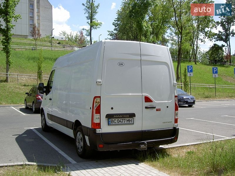Вантажний фургон Renault Master 2017 в Львові