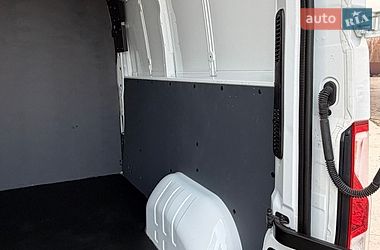 Грузопассажирский фургон Renault Master 2017 в Луцке