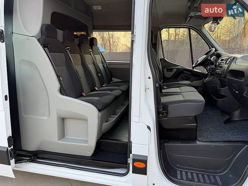 Грузопассажирский фургон Renault Master 2017 в Луцке