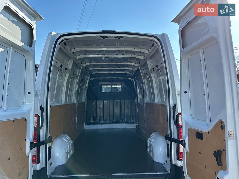 Грузовой фургон Renault Master 2018 в Хусте