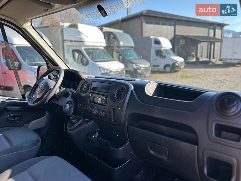 Грузовой фургон Renault Master 2018 в Хусте