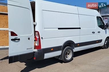 Вантажний фургон Renault Master 2015 в Чернівцях