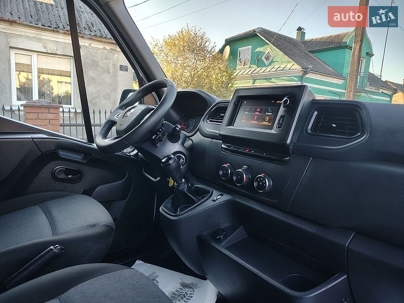 Вантажний фургон Renault Master 2022 в Дубні