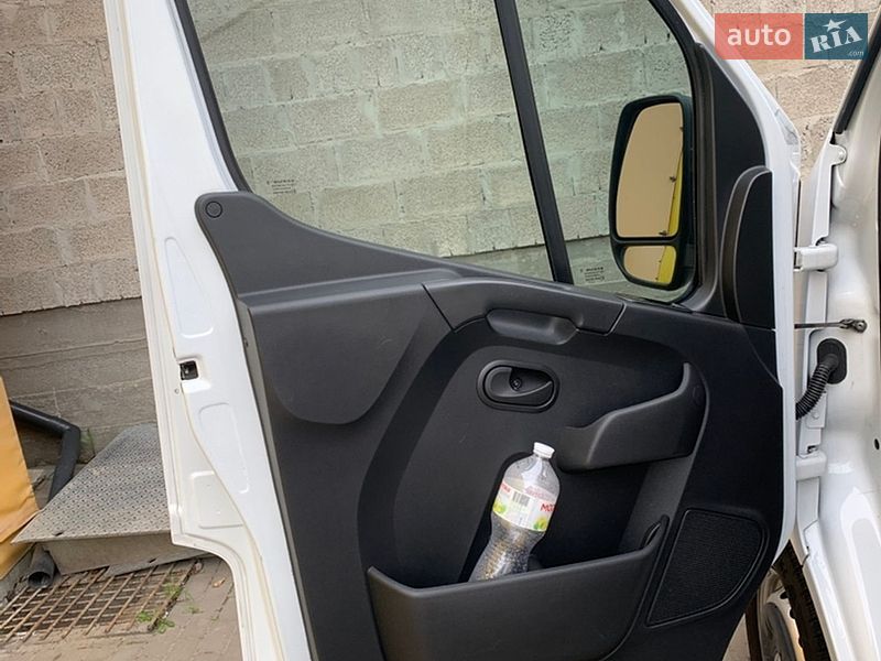Вантажний фургон Renault Master 2020 в Львові