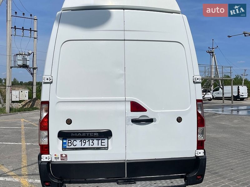 Вантажний фургон Renault Master 2013 в Львові