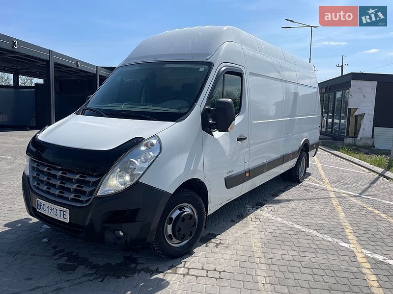 Вантажний фургон Renault Master 2013 в Львові