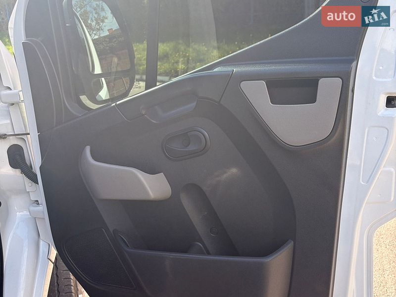 Грузовой фургон Renault Master 2018 в Львове
