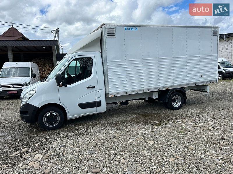 Грузовой фургон Renault Master 2018 в Хусте
