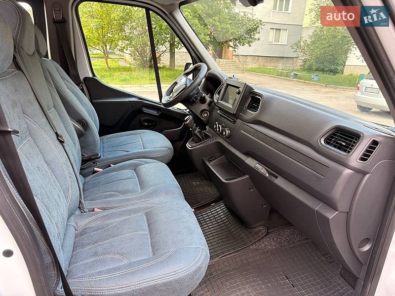 Вантажопасажирський фургон Renault Master 2019 в Шептицькому
