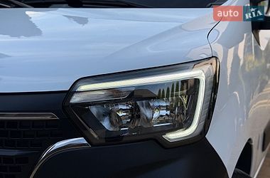 Вантажний фургон Renault Master 2022 в Радивиліві