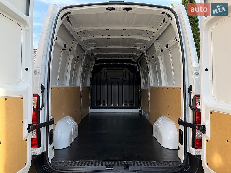 Вантажний фургон Renault Master 2022 в Радивиліві