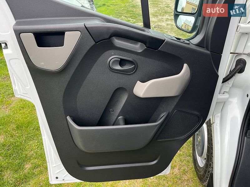 Вантажний фургон Renault Master 2018 в Дубні