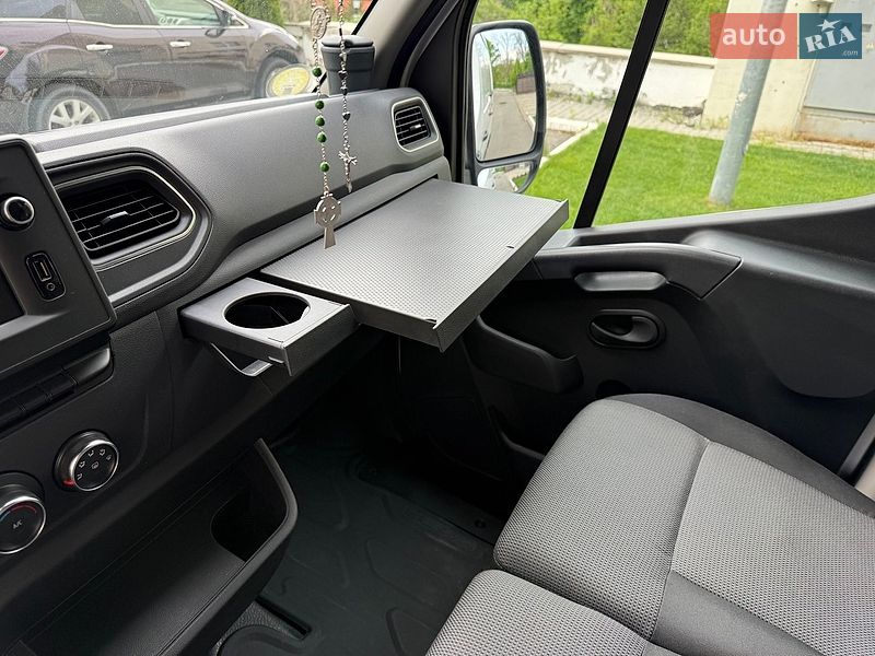 Мікроавтобус вантажний (до 3,5т) Renault Master 2022 в Львові