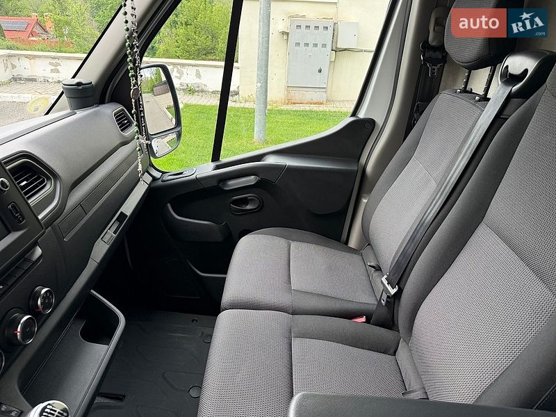 Мікроавтобус вантажний (до 3,5т) Renault Master 2022 в Львові