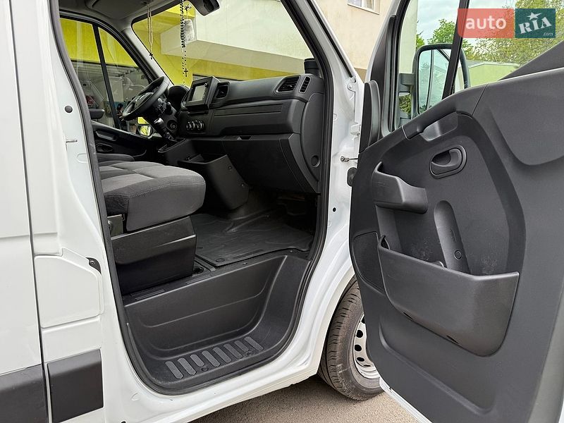 Мікроавтобус вантажний (до 3,5т) Renault Master 2022 в Львові
