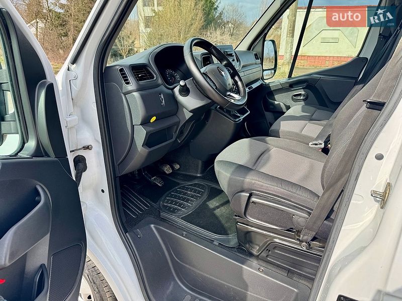 Грузопассажирский фургон Renault Master 2019 в Калуше