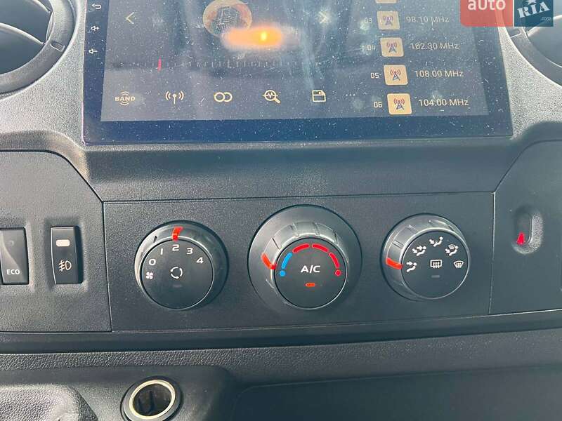 Грузовой фургон Renault Master 2018 в Львове