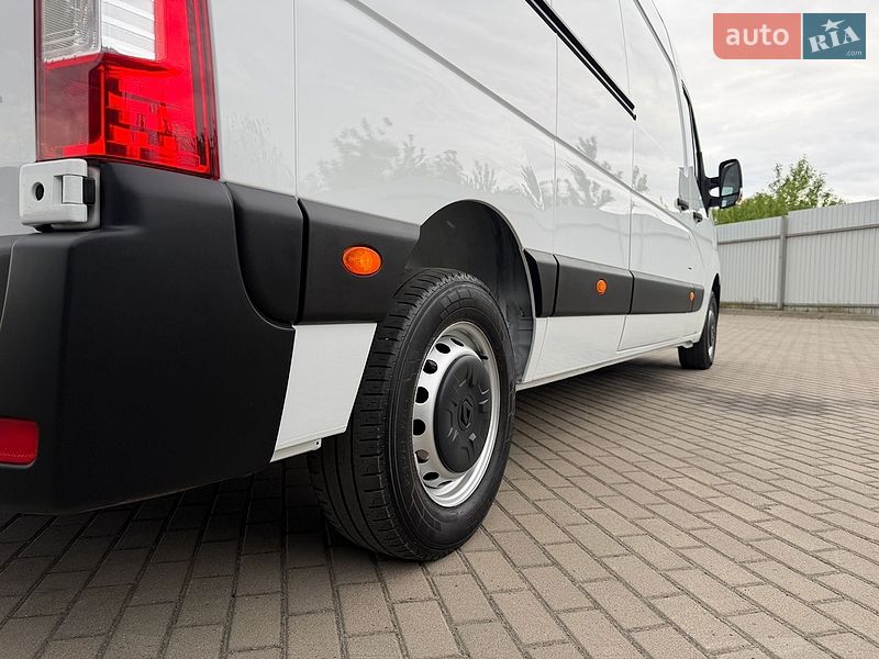 Грузовой фургон Renault Master 2023 в Дубно