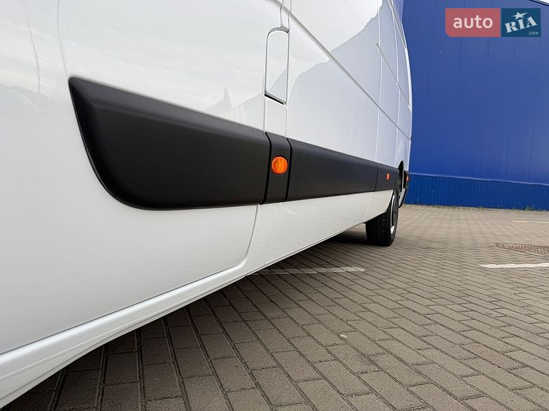 Грузовой фургон Renault Master 2023 в Дубно