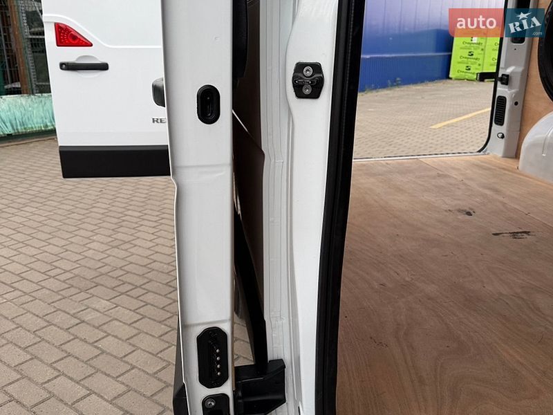 Грузовой фургон Renault Master 2023 в Дубно
