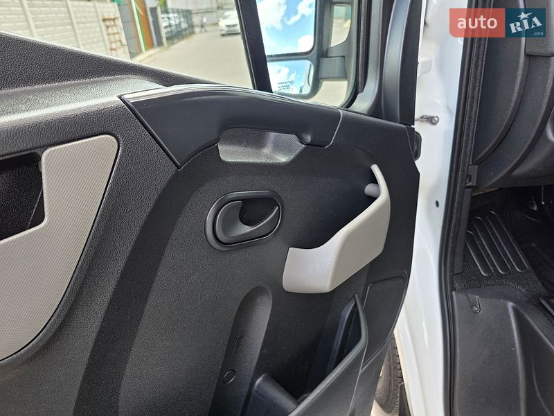 Грузопассажирский фургон Renault Master 2017 в Одессе
