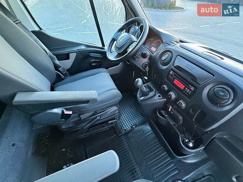 Автовоз Renault Master 2015 в Дубно