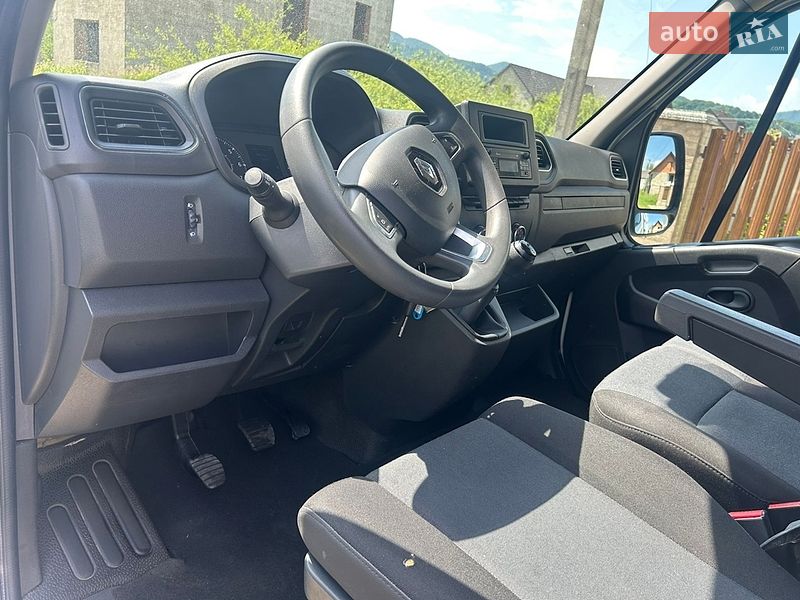 Грузовой фургон Renault Master 2022 в Хусте