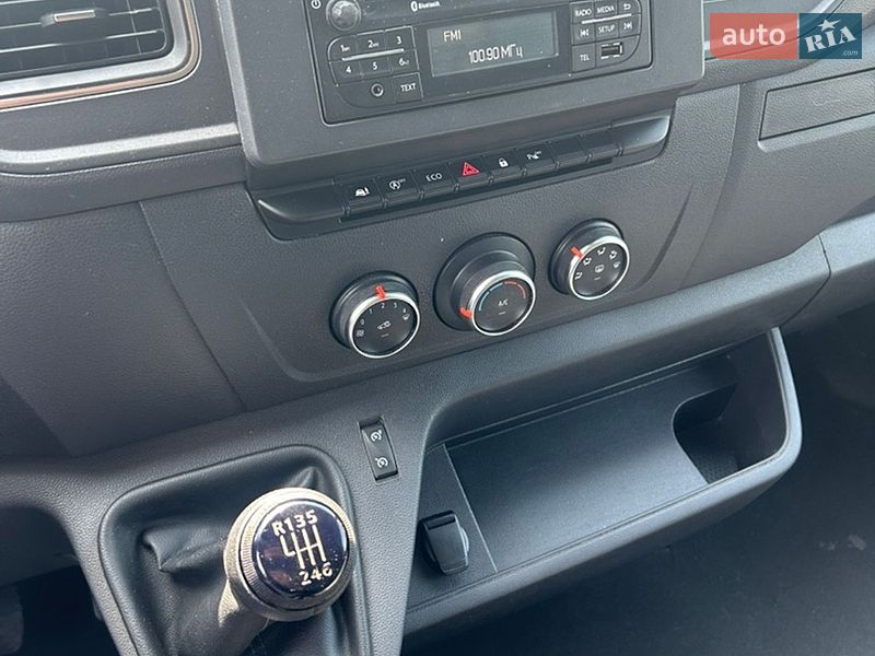Грузовой фургон Renault Master 2022 в Хусте