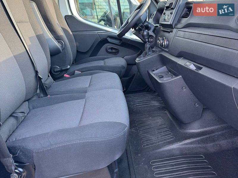 Грузовой фургон Renault Master 2022 в Луцке