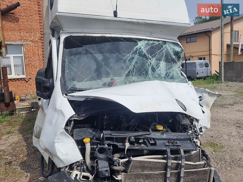 Тентований Renault Master 2012 в Києві фото Тентований Renault Master 2012 в Києві