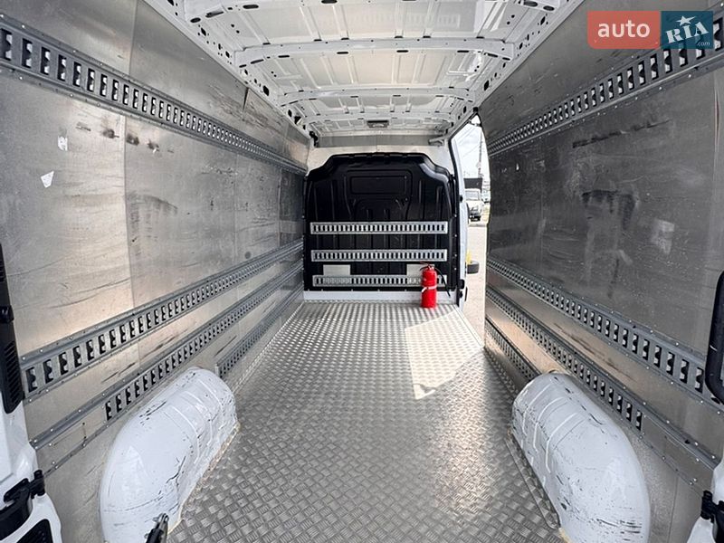 Грузовой фургон Renault Master 2021 в Киеве