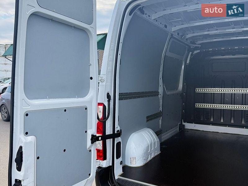 Грузовой фургон Renault Master 2021 в Луцке