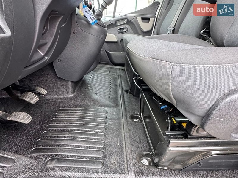 Грузопассажирский фургон Renault Master 2018 в Киеве фото 18 Грузопассажирский фургон Renault Master 2018 в Киеве