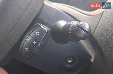 Вантажний фургон Renault Master 2015 в Львові