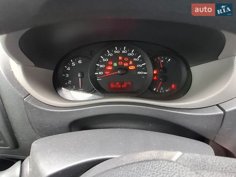 Вантажний фургон Renault Master 2015 в Львові
