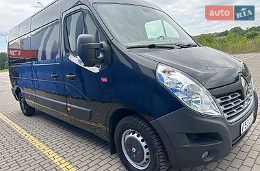 Вантажний фургон Renault Master 2017 в Рівному