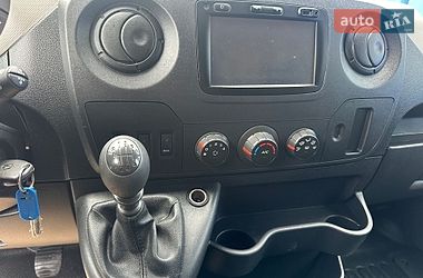 Вантажний фургон Renault Master 2017 в Рівному