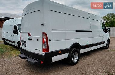Вантажний фургон Renault Master 2015 в Івано-Франківську