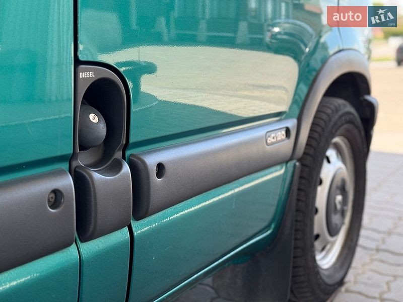 Минивэн Renault Master 2001 в Мостиске